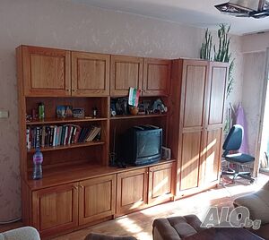 Продавам мебели масив