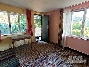 Продавам къща-вила