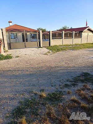 Къща в Черни връх 100кв+125кв