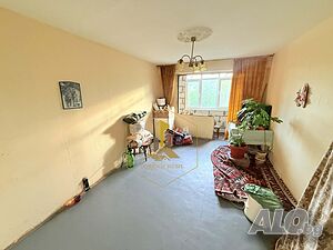 Тристаен апартамент, разположен в ж.к. Дружба 2,