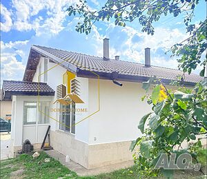 Уникална Тухлена къща в кв. Рилци