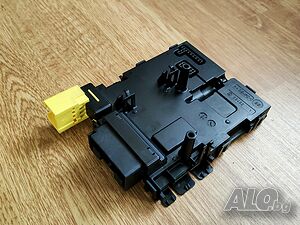 Модул на кормилната рейка - Steering control module за VW Passat B6