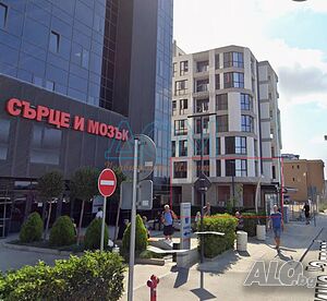 Търговско помещение / Медицински център / в кв. Мадика, Бургас