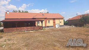 Къща с двор / след основен ремонт / в Цалапица