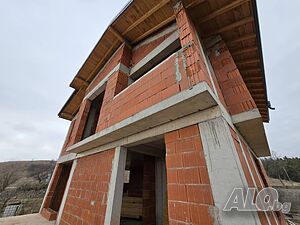 Новострояща се еднофамилна къща с прекрасна панорамна гледкав с. Бело Поле