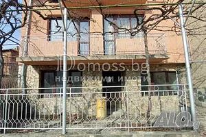 Масивна двуетажна къща за продажба в гр. Рила!