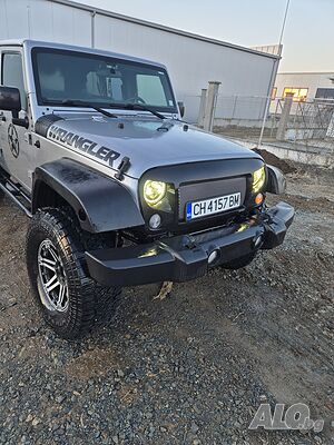 Автомобил джип