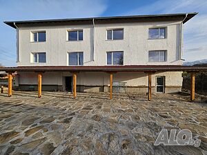 Къща в гр. Априлци, РЗП 633 кв.м.