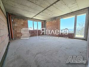 Апартамент с паркомясто