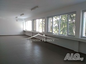 Офис в бизнес сграда 40 кв.м Необзаведен Втори жилищен етаж