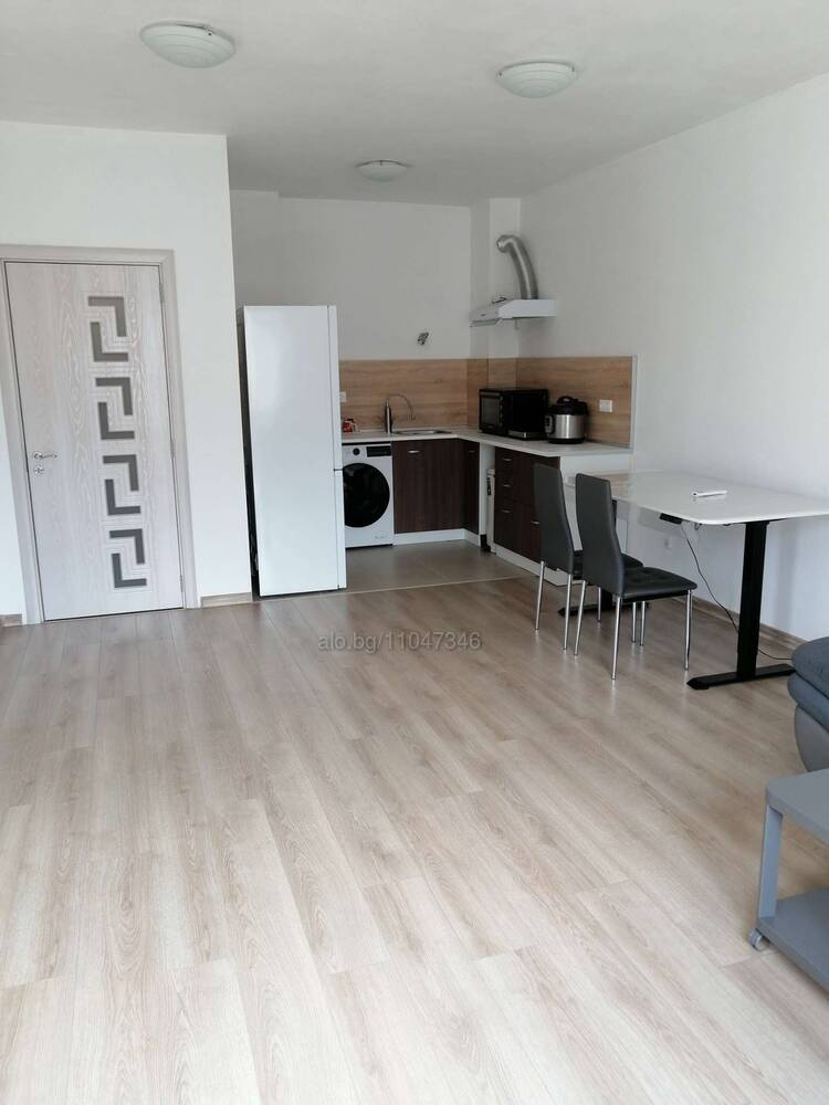 Двустаен апартамент 81 кв.м Тухла 2020 г. 3 етаж Непоследен