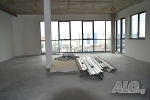 Офис в бизнес сграда 121 кв.м Необзаведен Първи жилищен етаж