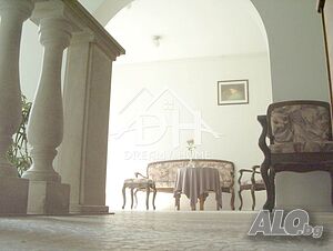 Многостаен апартамент 107 кв.м Тухла 2005 г. 1 етаж Първи жилищен