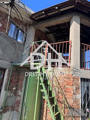 Продава се вила