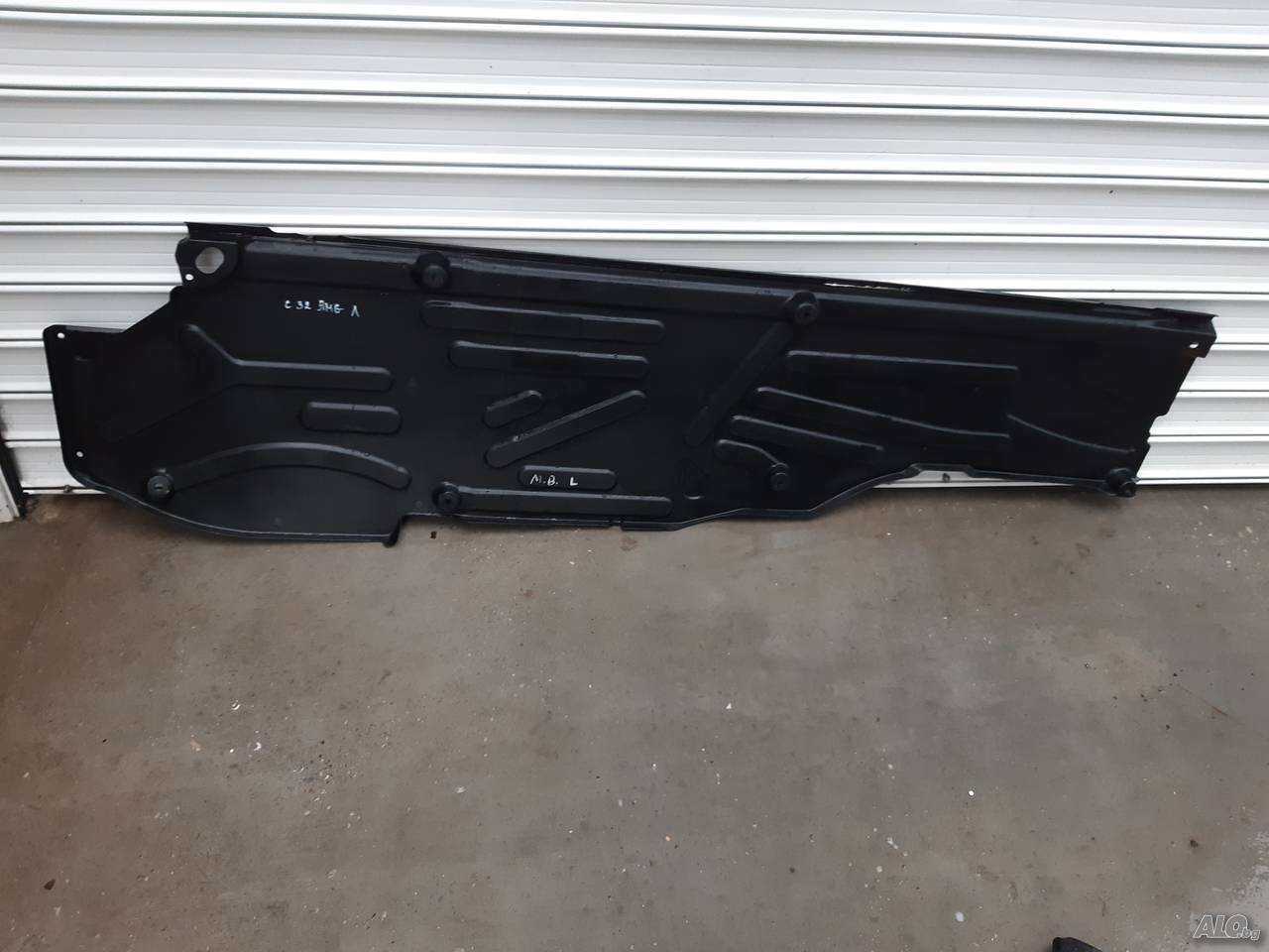 Предпазна кора под купето лява C32 AMG c 32 амг Mercedes W203 w 203 ...