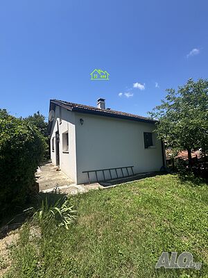 Уютна напълно обзаведена къща с двор в с. Зидарово - само на 30 км от Бургас и 10 минути от морето!