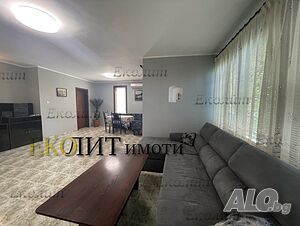 Обзаведен четиристаен апартамент, кв. Редута