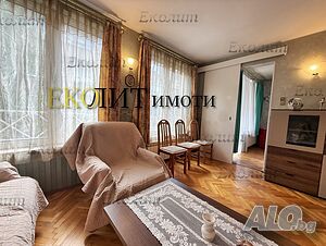 Многостаен апартамент под наем, Медицинска академия