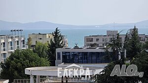 Панорамен, двустаен апартамент с красива гледка към морето