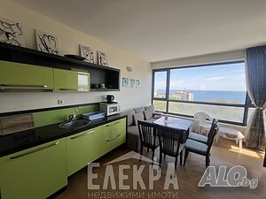 Тристаен, апартамент, с фронтална морска панорама, кк Златни пясъци, Варна, на 200 м от брега.