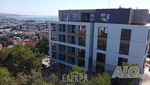 Двустаен с двор 93кв.м. пред АКТ15