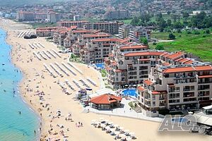 Апартамент на първа линия за продажба в Обзор Бийч Ризорт