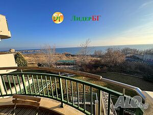 Двустаен апартамент с фронтална морска панорама