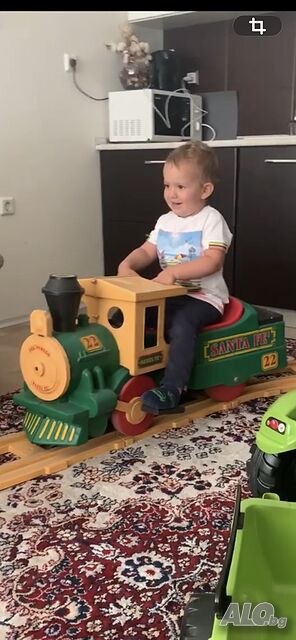 Детско влакче с акумулатор на Peg Perego