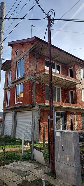 гр. Айтос - нова, самостоятелна къща, с двор 310м2