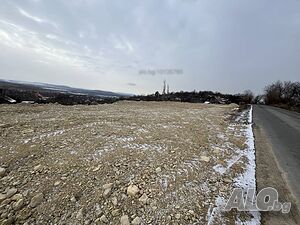Парцел УПИ на асфалтов път