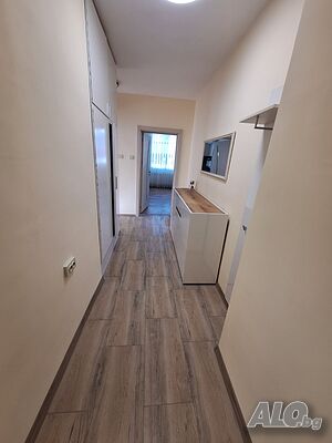 Просторен тристаен апартамент в кв. Гр Игнатиев