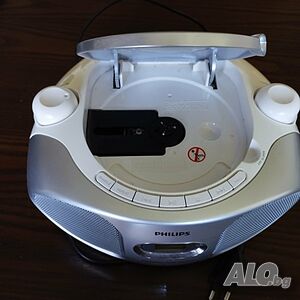 Радиокасетофон Philips, модел AZ1055/12, бял, работещ и с батерии