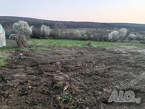 Парцел в центъра на с. Кривини с разрешение за строеж