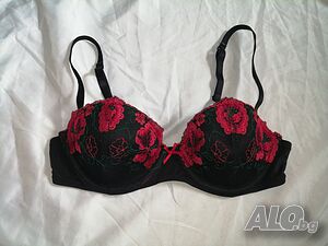75B кокетен сутиен с бродерии цветя марка HEMA