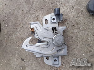 Брава преден капак Volvo V50/S40