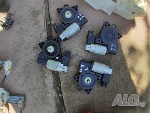 Ел моторче врата Mazda 5 2.0Cd 143k Mazda 5 2005-2010