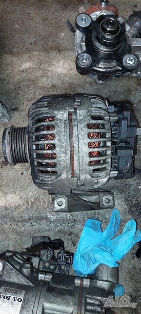 Генератор алтернатоп 30667894 2.4 D5 Volvo S60 V70 S80