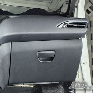 Жабка Peugeot 208