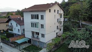 Етаж от къща, 121 кв.м, Мездра - основно обновен, с гараж и градина