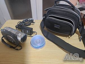 Продава се цифрова видеокамера SONY DCR-DVD405E