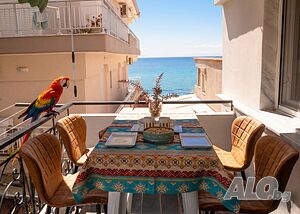 Parrot Palazzo - апартамент близо до плажа в Неа Каликратия, Халкидики