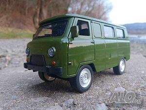 Модел-играчка УАЗ-452 в мащаб 1:24