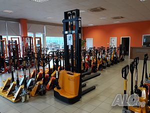 Стакери - електрически високоповдигачи на най-добри цени