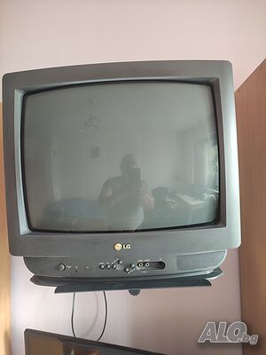 Продавам 3 броя телевизори с кинескоп 2 бр LG и един бр Sanyo