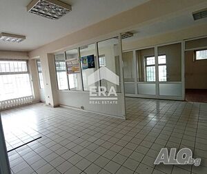 ЕРА Фаворит предлага за продажба просторно търговско помещение в кв. Орландовци с отлична локация!