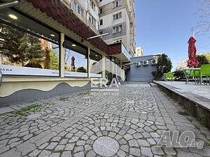Търговски обекти за продажба с отлична локация в ж.к. Люлин 10