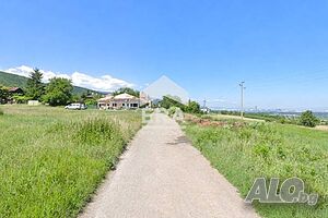 Парцел за жилищно строителство в с. Лозен до Параклис Св. Георги