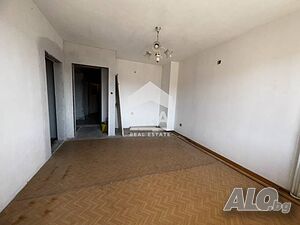Тристаен апартамент в кв., Младежки хълм,