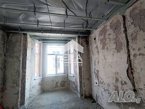 Етаж от къща в центъра на Хасково