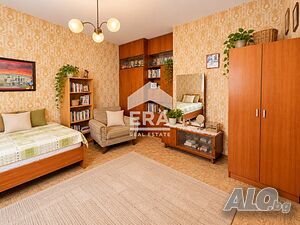 Двустаен апартамент в кв. Младежки хълм